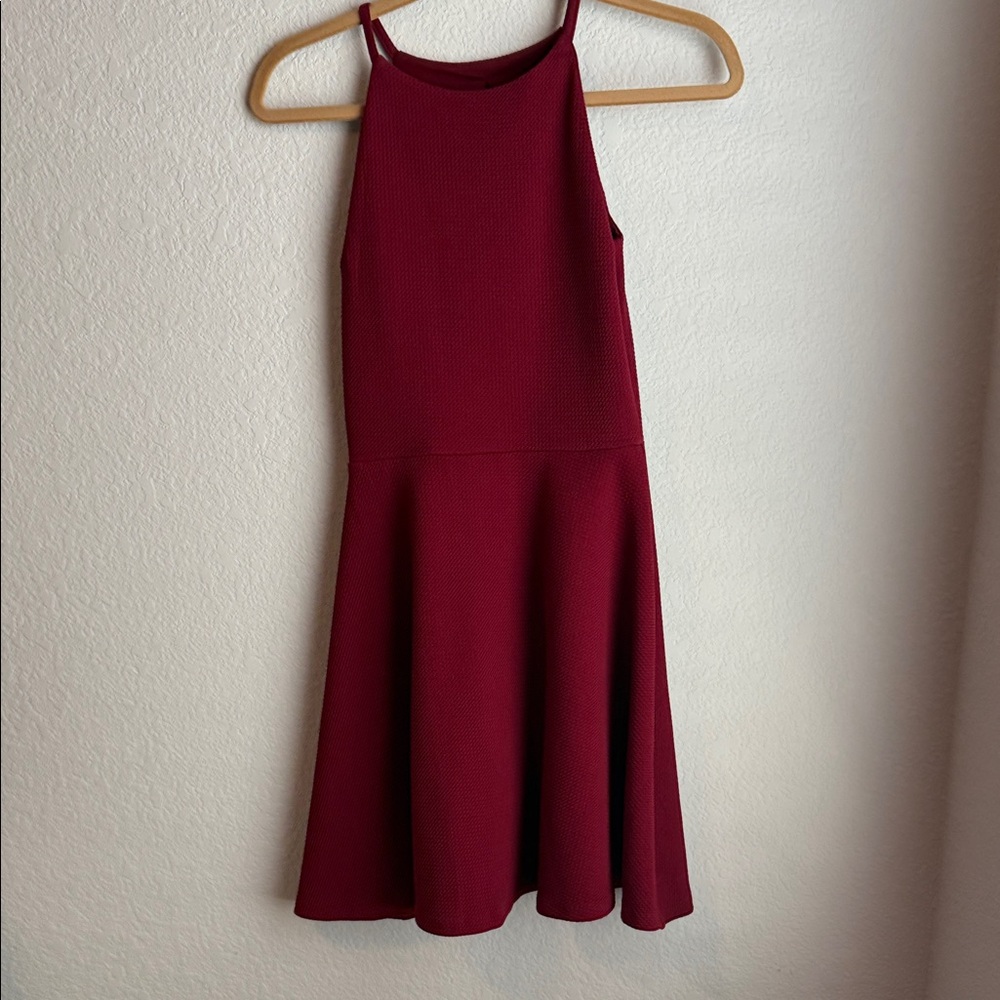 Elegant Burgundy Sleeveless Dress